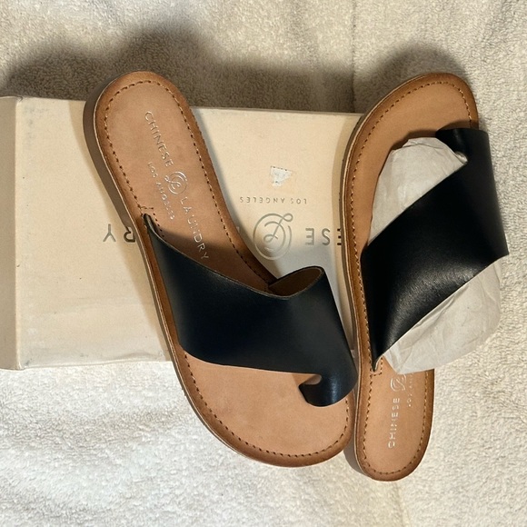 Women's Chinese Laundry Gemmy Slide
Sandal, Size 5.5 M - Black - Picture 6 of 14